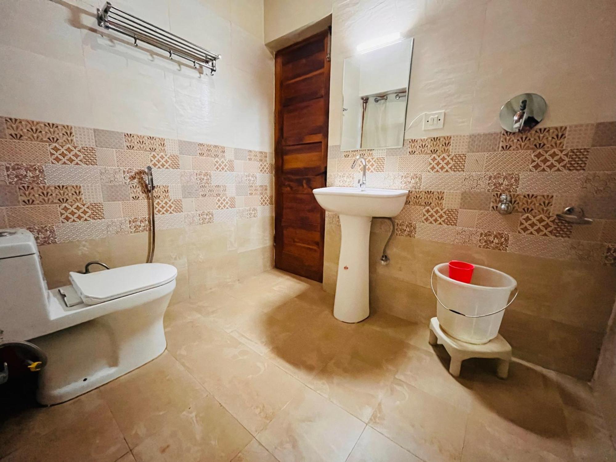 Himalayan River Mountain View 2 Bedrooms Cottage, Manali エクステリア 写真