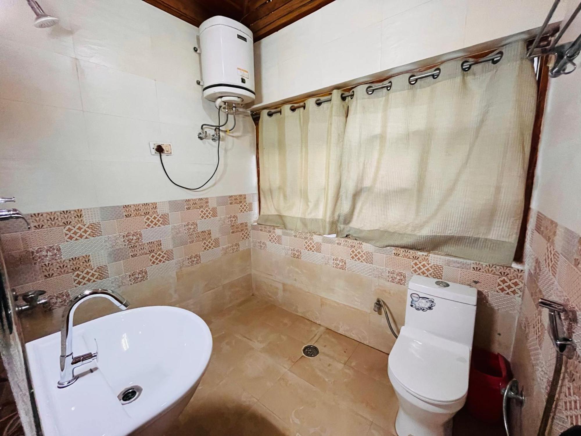 Himalayan River Mountain View 2 Bedrooms Cottage, Manali エクステリア 写真