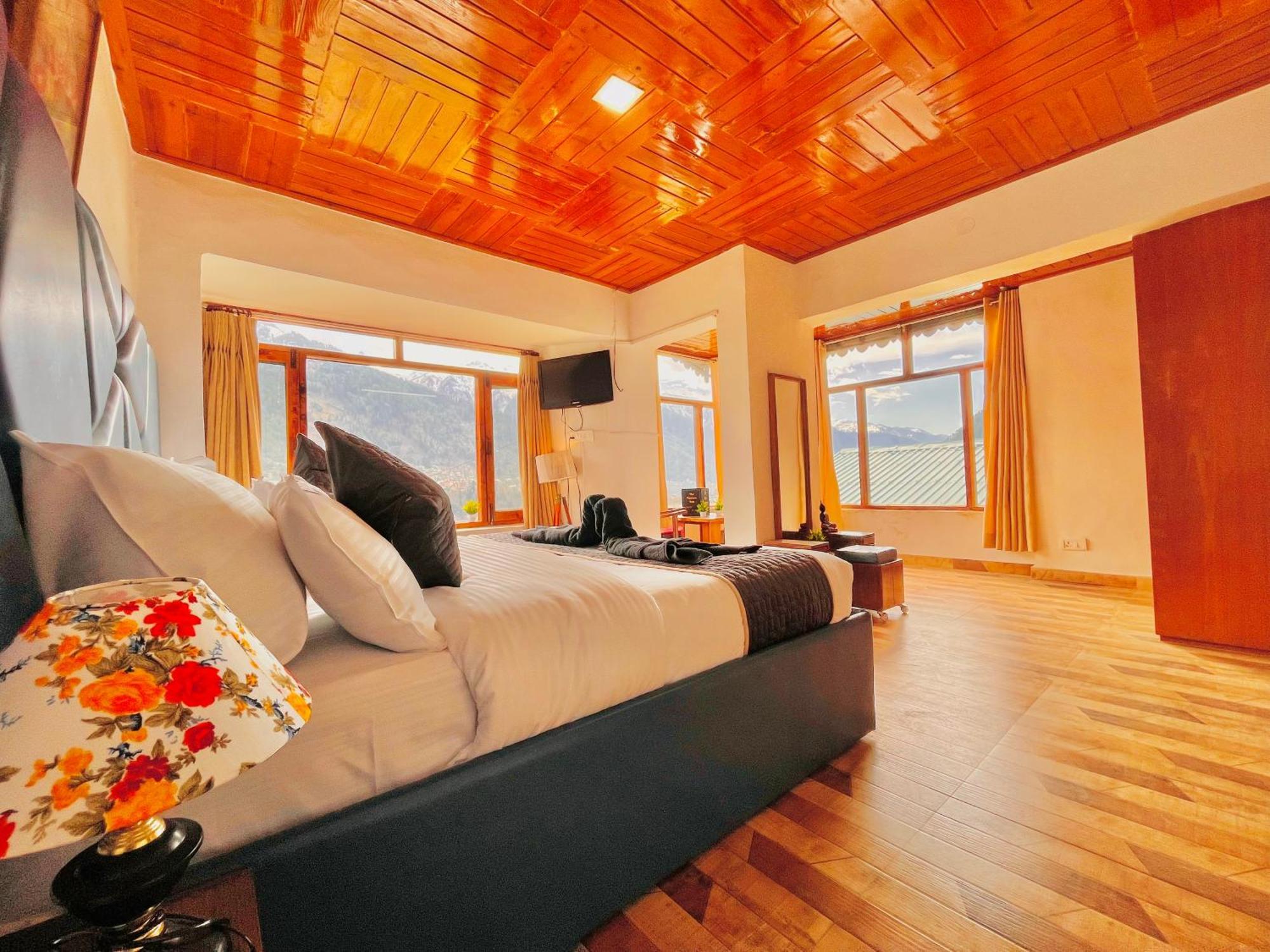Himalayan River Mountain View 2 Bedrooms Cottage, Manali エクステリア 写真