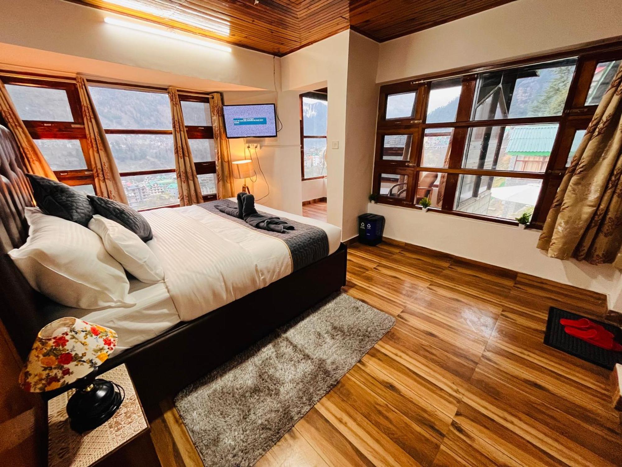 Himalayan River Mountain View 2 Bedrooms Cottage, Manali エクステリア 写真